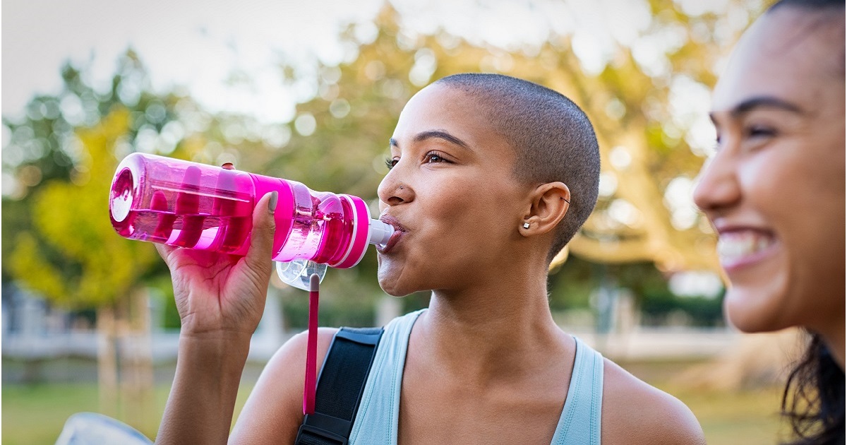 does-drinking-water-help-dry-skin